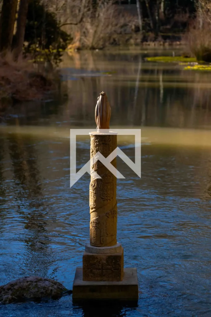 Escultura en nacimiento del Ebro